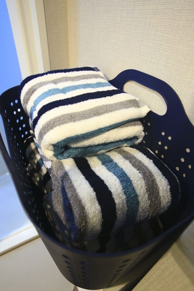 2500 Comics Room Comic Room, Non Smoking 11