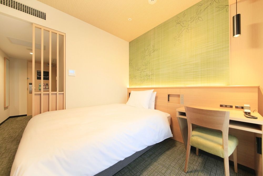 Single Room, Smoking (More than over 2 nights)