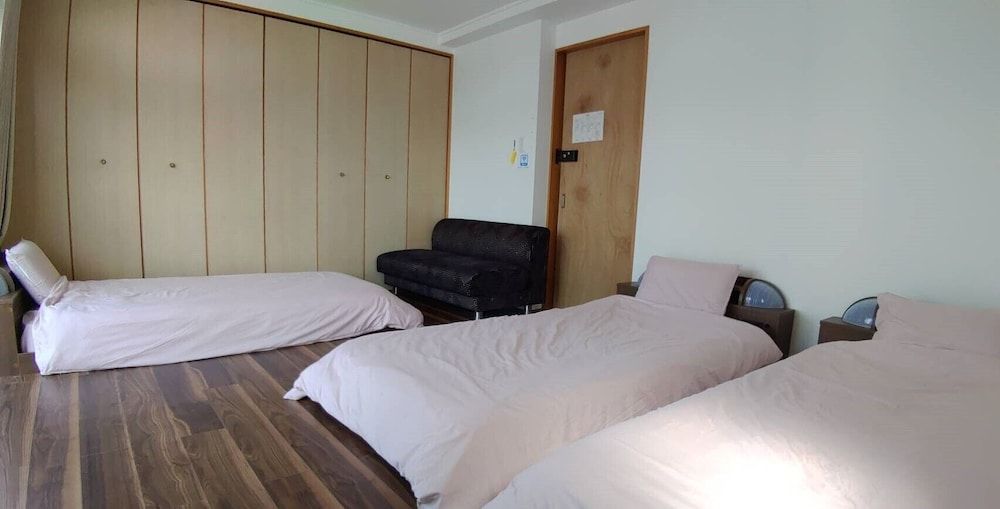 Basic Triple Room