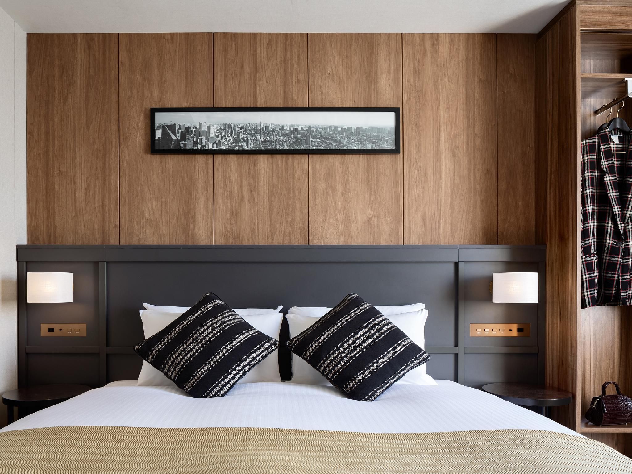 Superior - 1 Queen Bed