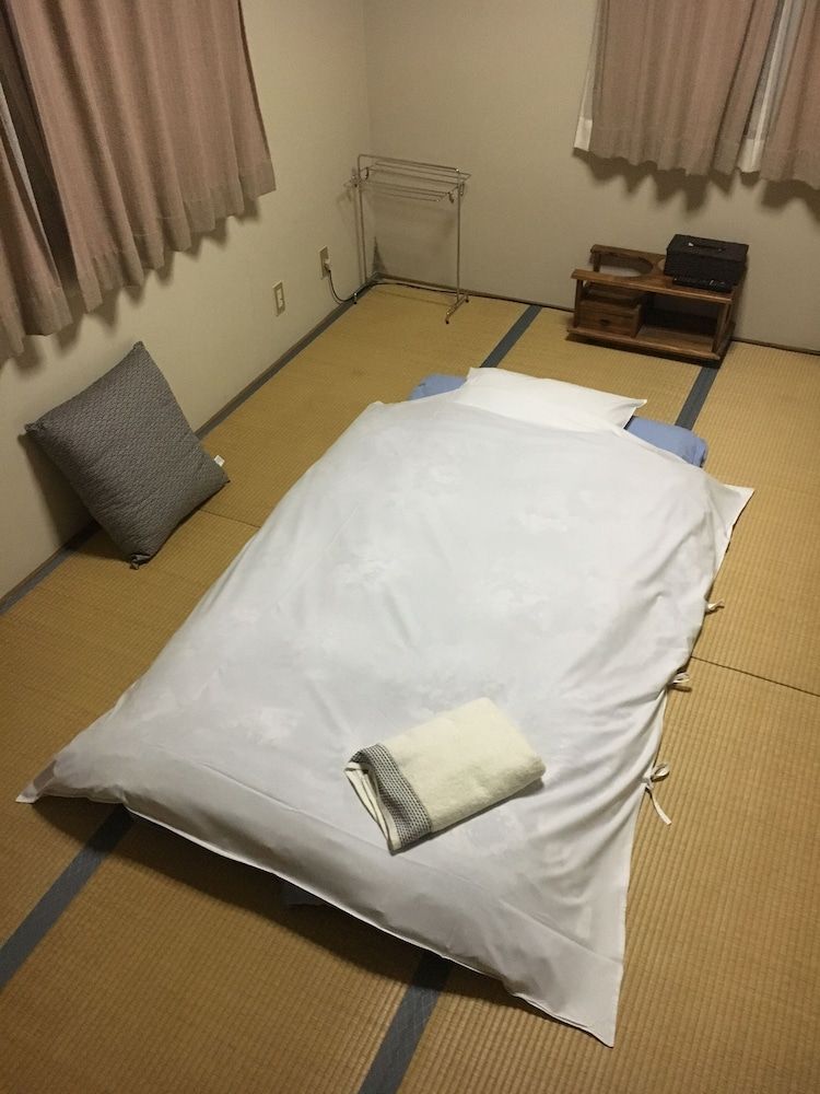 Japanese-style Family Room with Bathroom