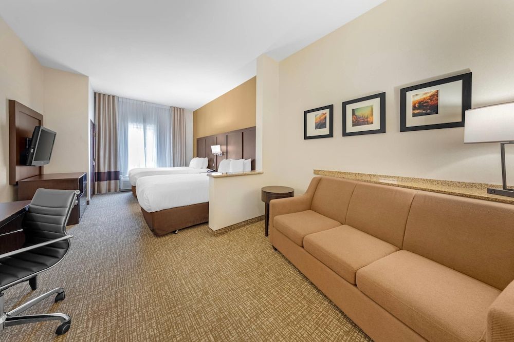 Suite, 2 Queen Beds with Sofa Bed, Non Smoking