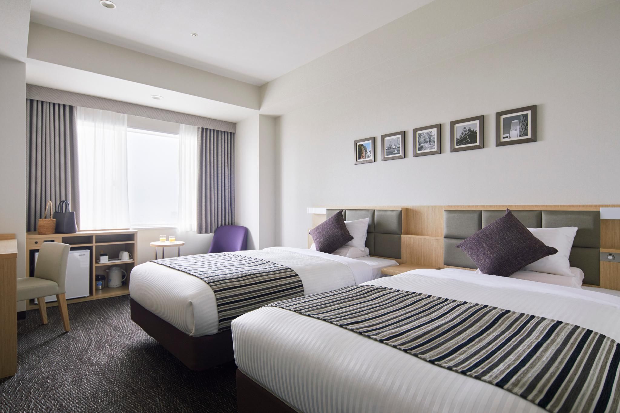 Sky Floor Twin Room - Non-Smoking