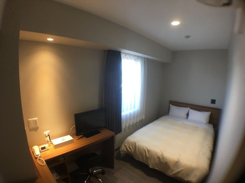 Double Room, Smoking