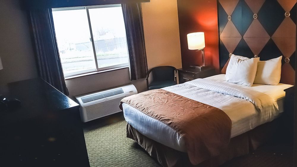 Room, 1 Queen Bed (Accessible)