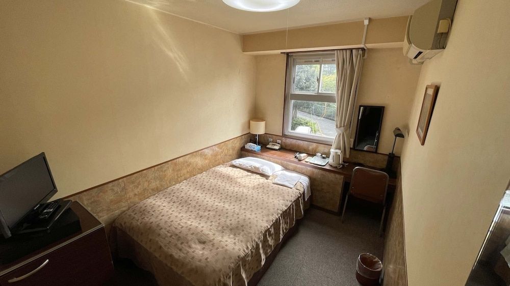 Single Room, Smoking