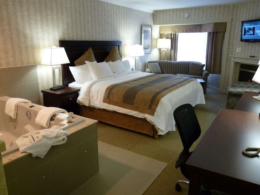 Standard Room, 1 King Bed, Non Smoking, Jetted Tub