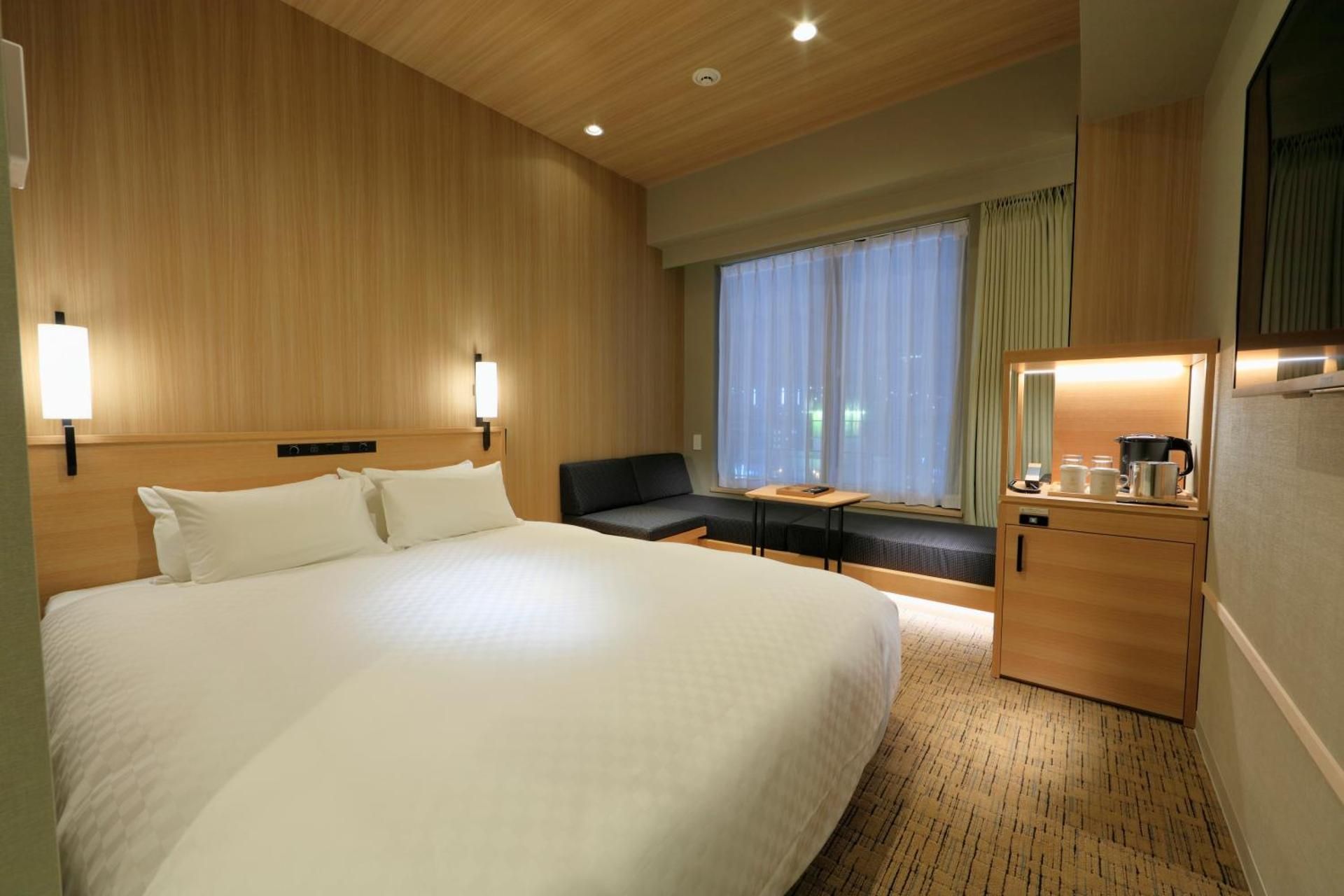 Queen Room for 1 Person - Non-Smoking