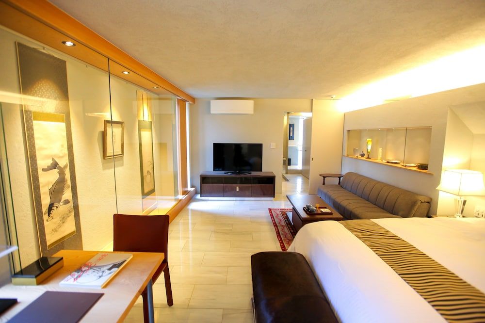 Deluxe King Room (2F)