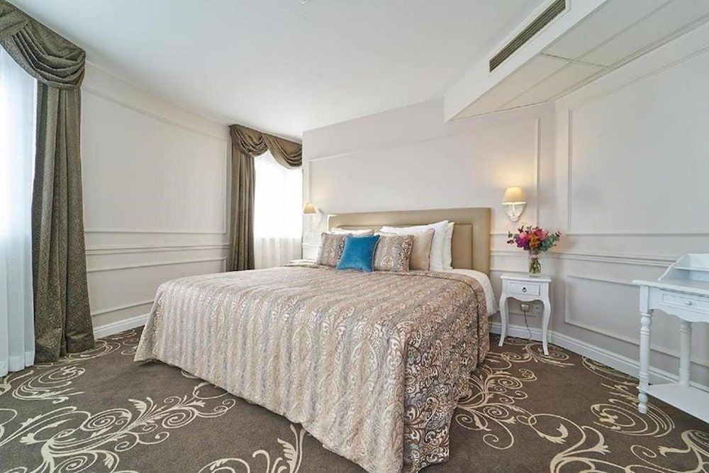 undefined Don Giovanni Hotel Prague - Great Hotels of the World 5