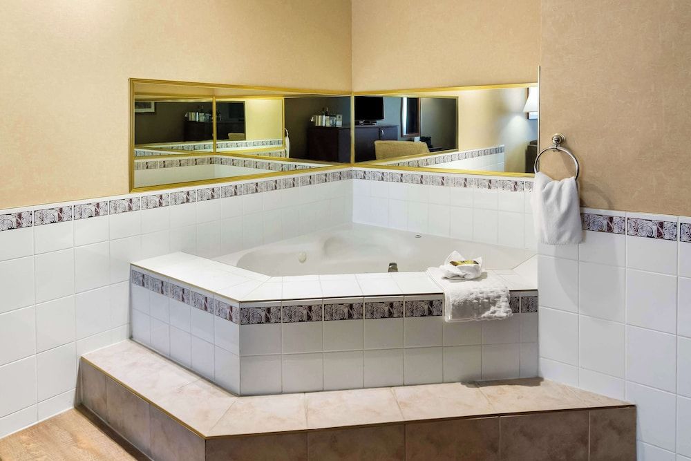 Best Western Plus Osoyoos Hotel & Suites