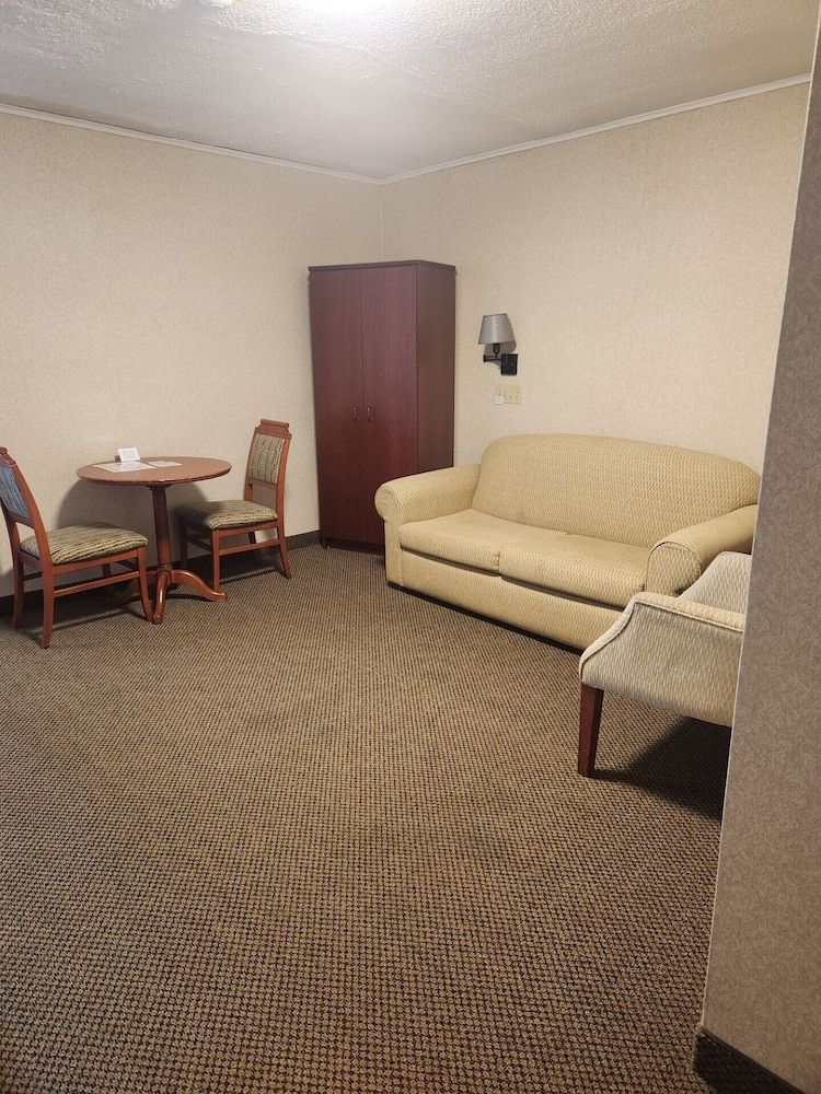 Suite, 1 King Bed, Non Smoking