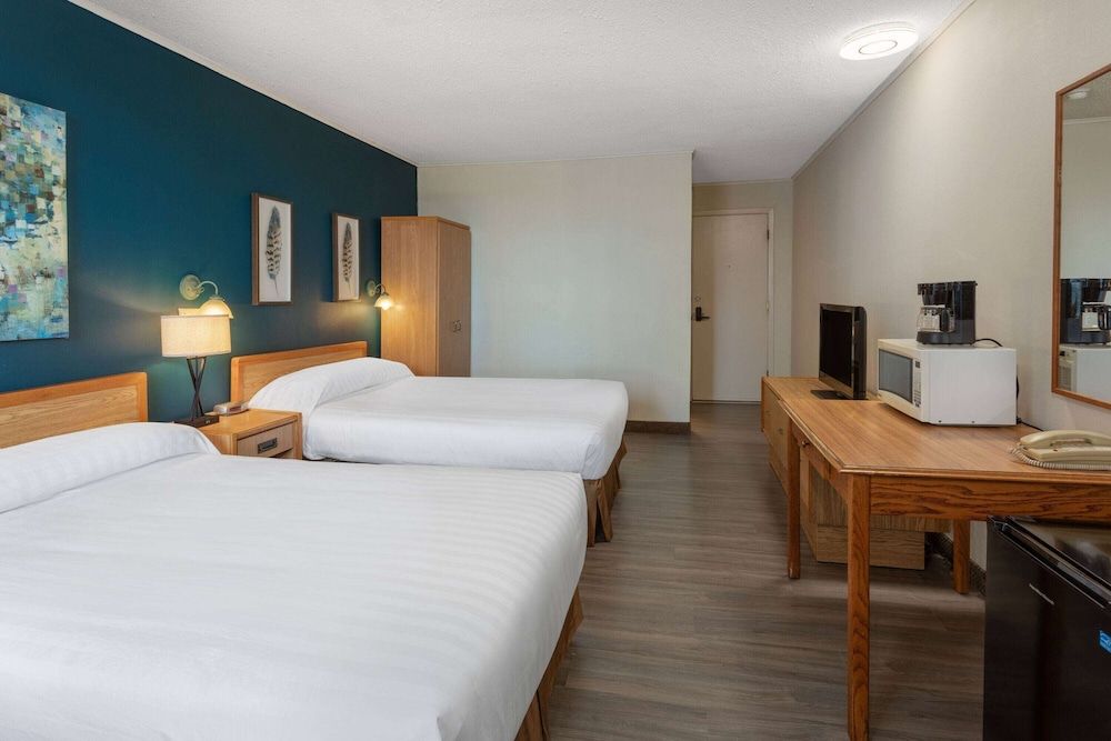 Room, 2 Queen Beds, Non Smoking (Drive-Up, Pet Friendly)