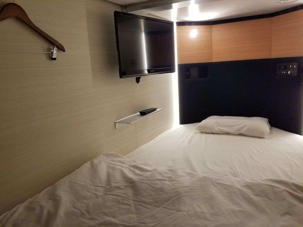undefined Glansit Akihabara Comfort Capsule Hotel 5