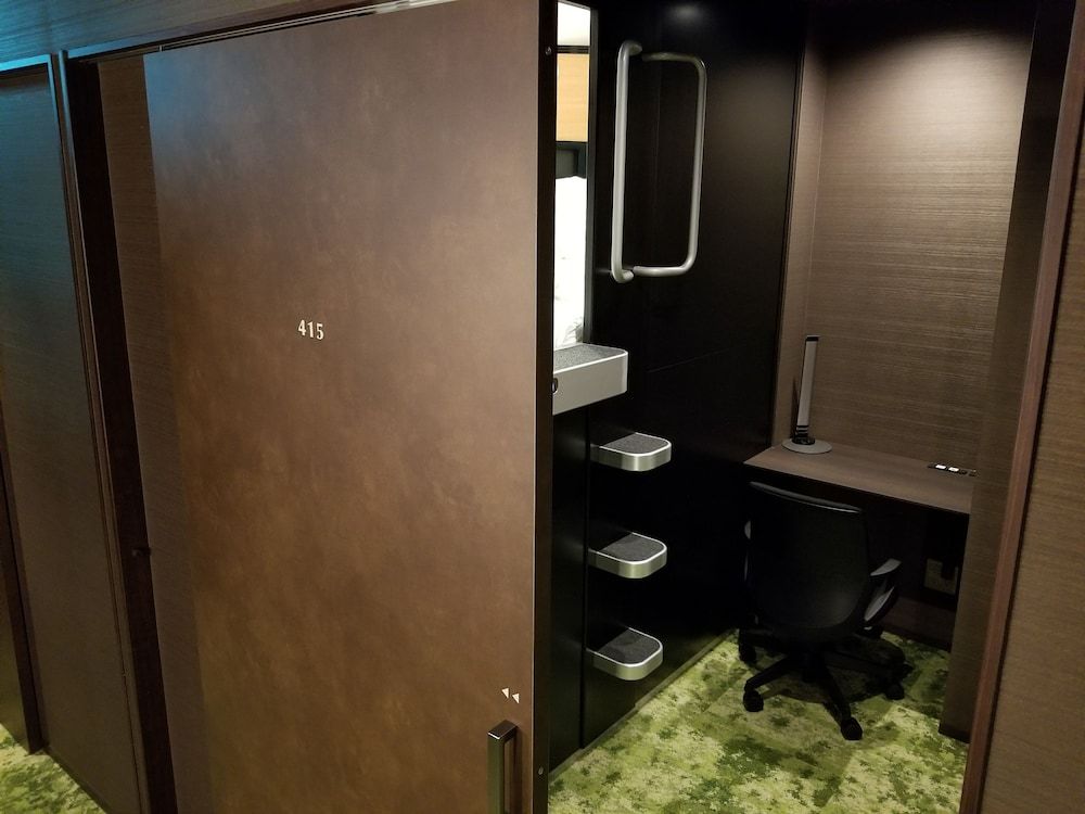 undefined Glansit Akihabara Comfort Capsule Hotel 10