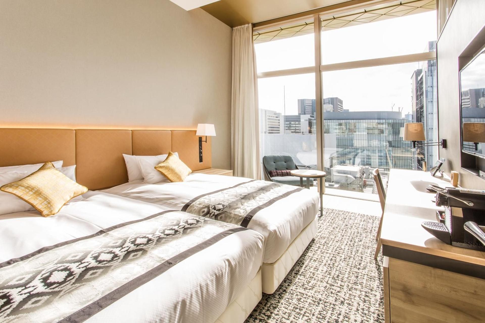 Connecting Rooms on High Floor - Non-Smoking