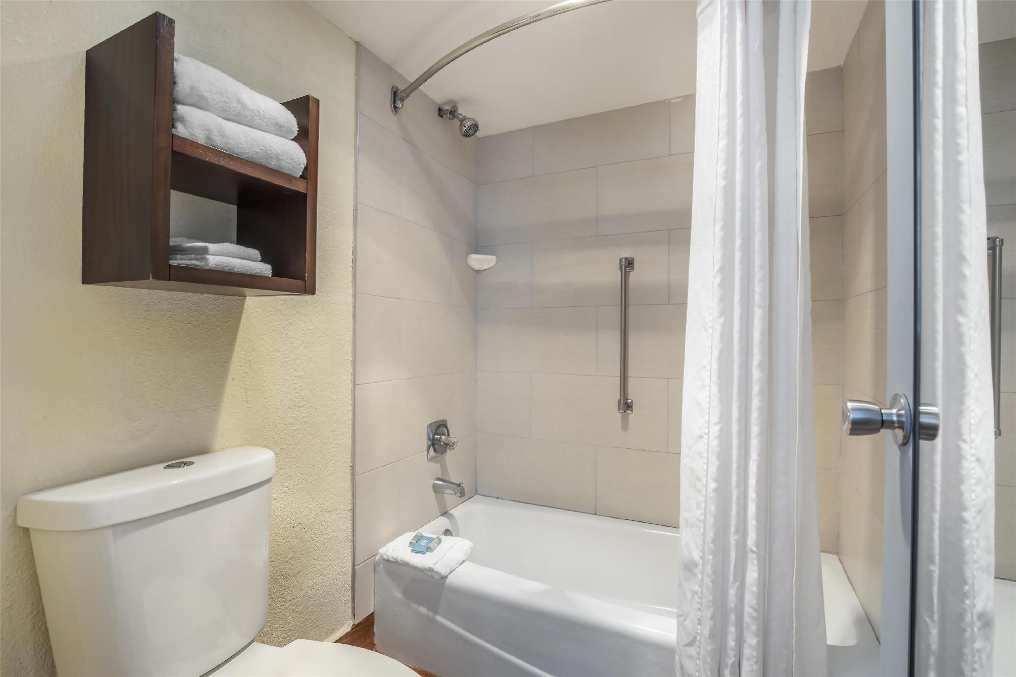 2 Queen Beds, NonSmoking, Pet Friendly Room