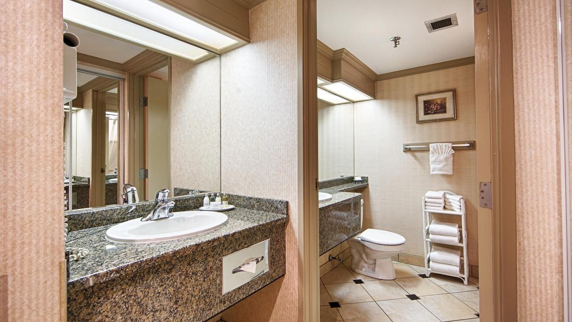 2 Queen Beds, Non Smoking Room, Wireless High-Speed Internet, Microwave, Refrigerator, Work Desk