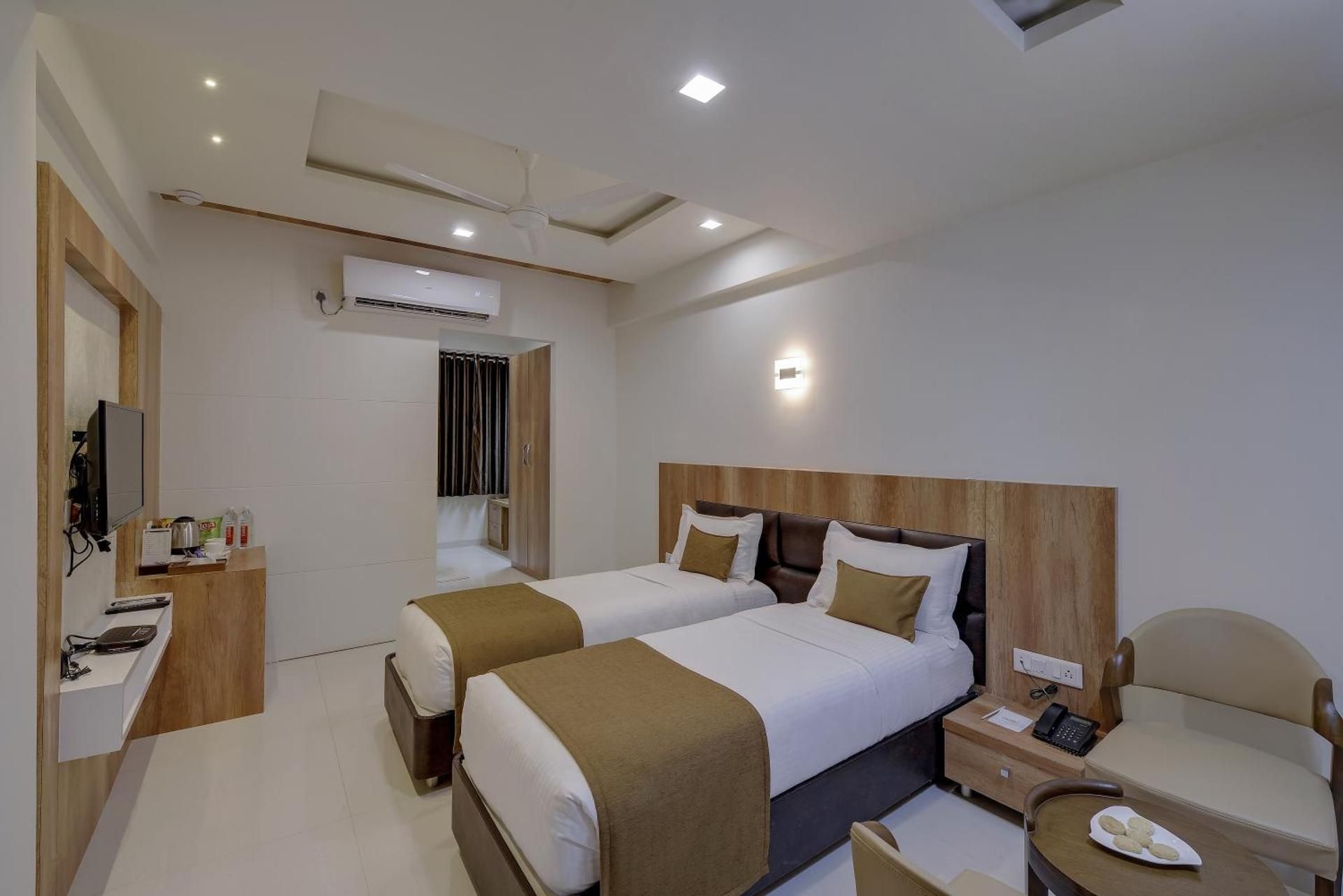 Gold Room (Twin Bed)