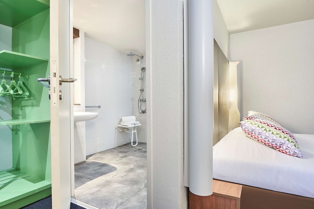 Campanile Lyon Centre-Berges du Rhône Standard Room, 1 Double Bed 6