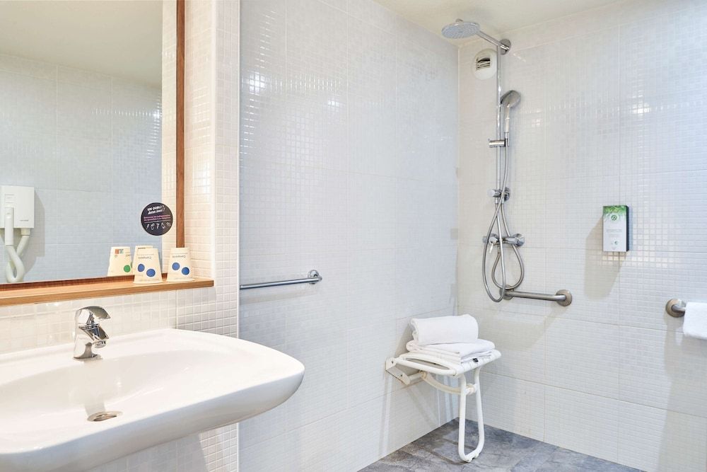 Campanile Lyon Centre-Berges du Rhône Standard Room, 1 Double Bed 9