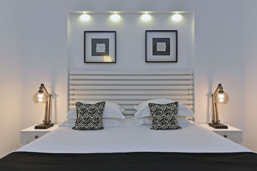 Comfort Room, Balcony