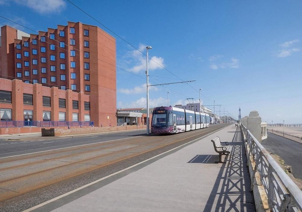 undefined Grand Hotel Blackpool 3