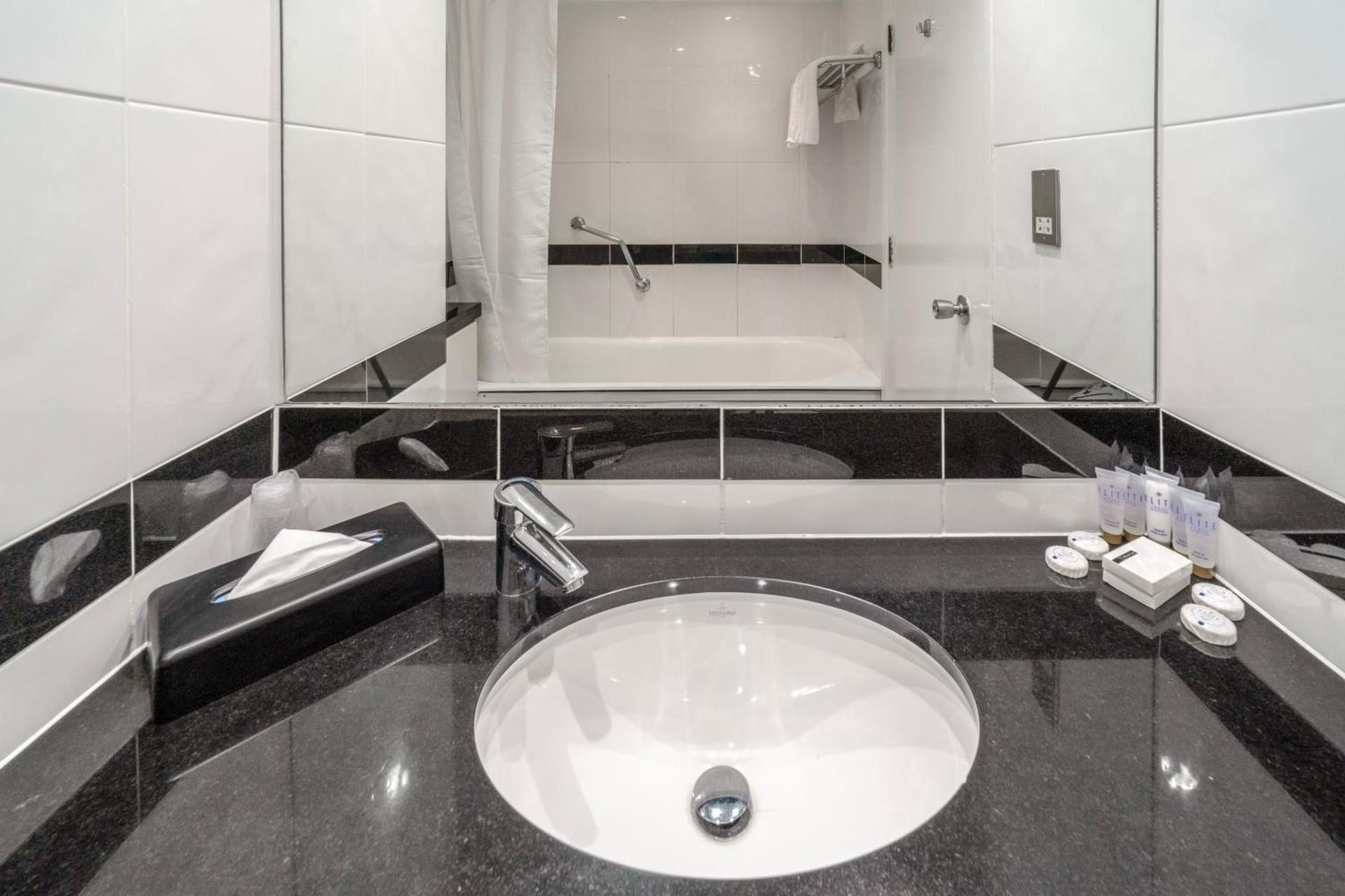 Family Room with Sea View