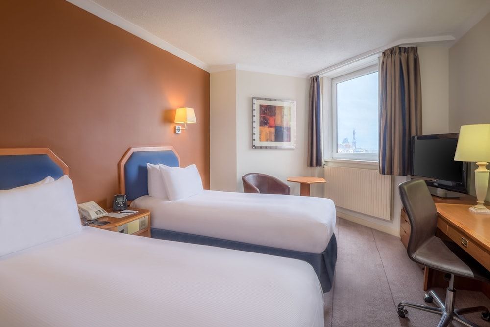 The Grand Hotel Blackpool Twin Room, Partial Sea View 4