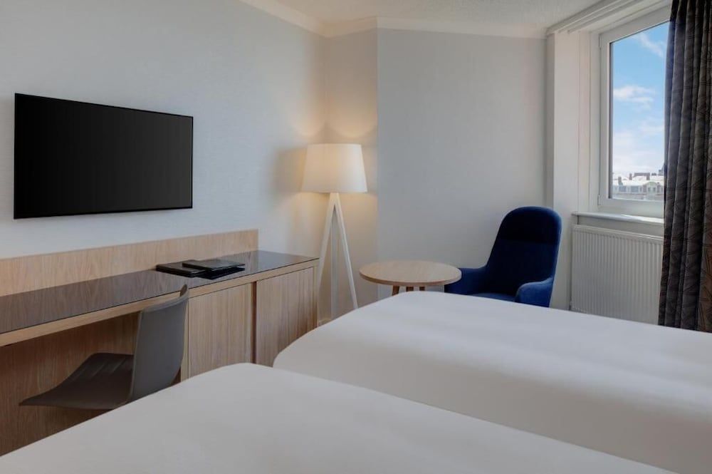 The Grand Hotel Blackpool Twin Room, Partial Sea View 3