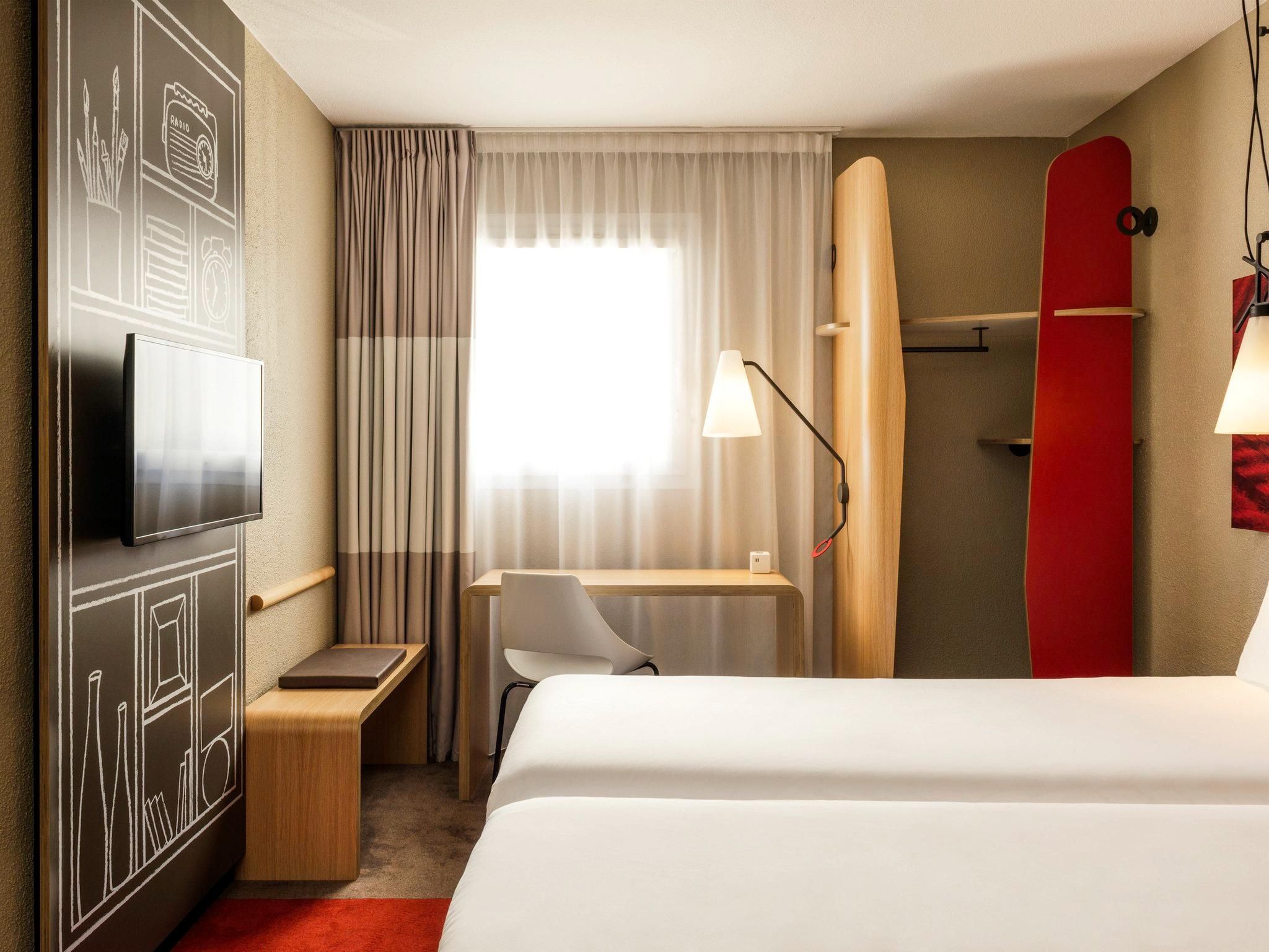 Standard Room with two single beds