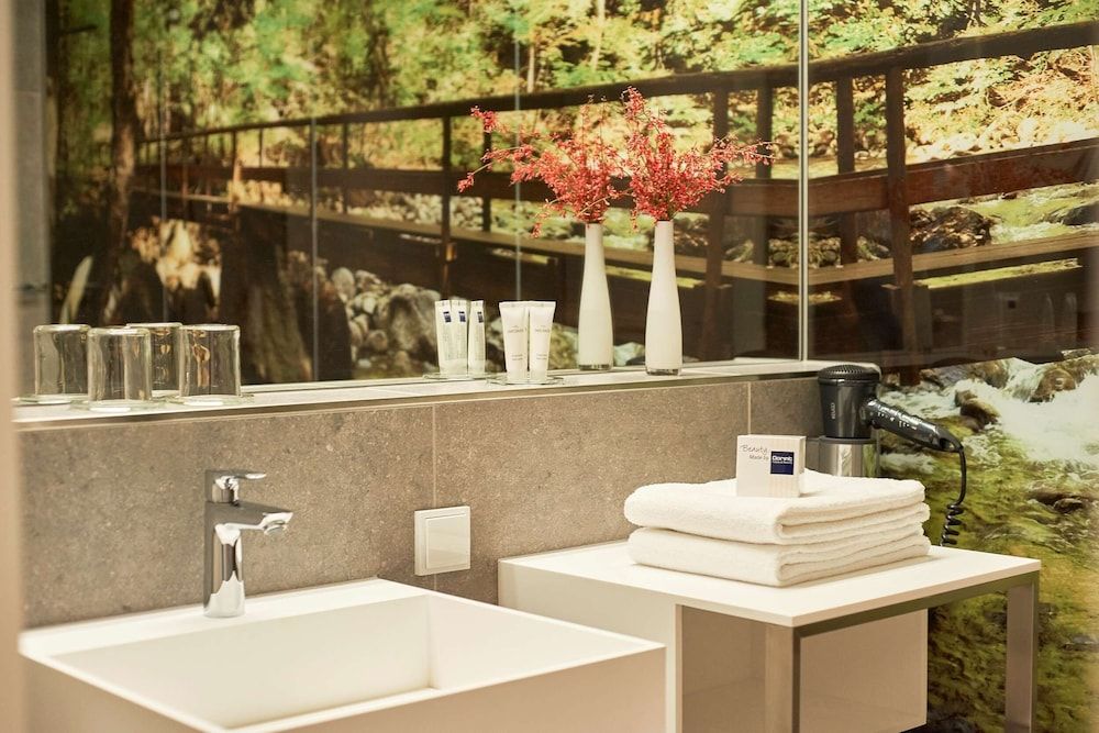 Dorint Resort & Spa Bad Brückenau Deluxe Double Room, Balcony, Park View 4