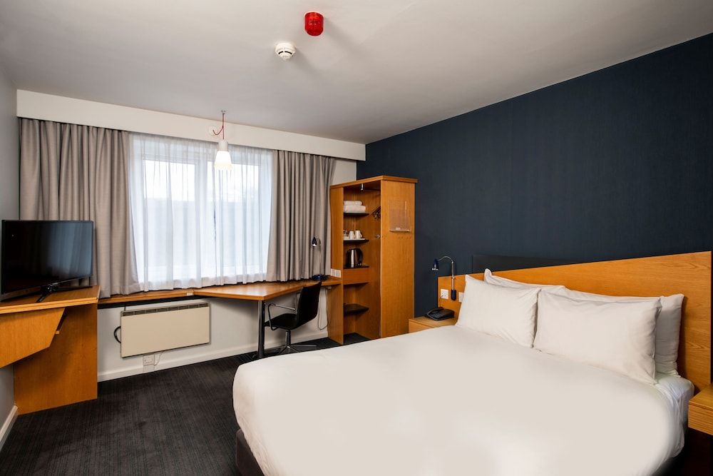 Standard Room, 1 Double Bed, Accessible Bathtub