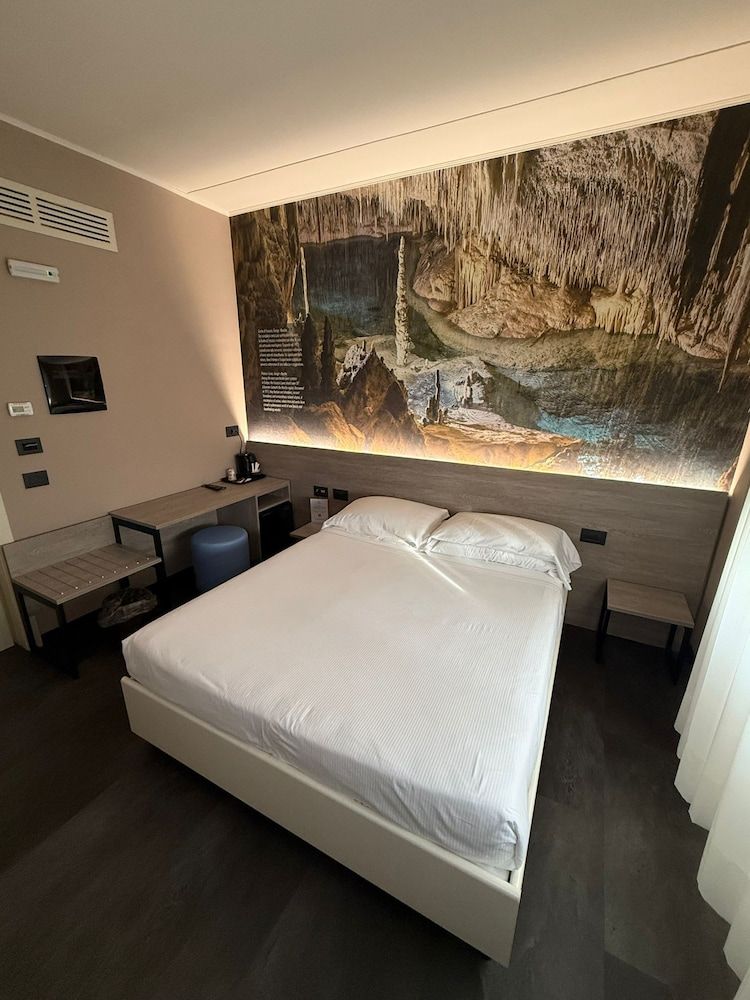 Jet Hotel, Sure Hotel Collection by Best Western Comfort Double Room 6