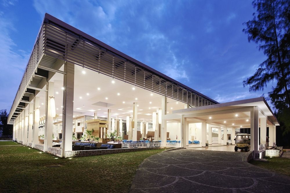 undefined Sandy Beach Non Nuoc Resort 4