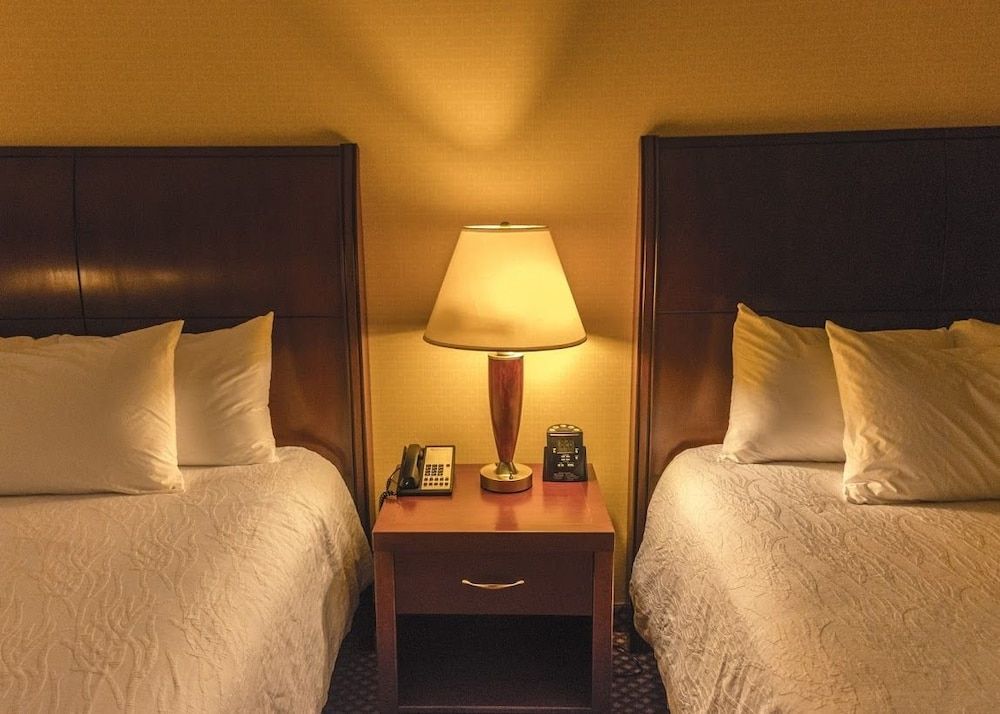 Two queen beds evolution room
