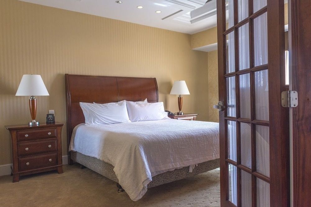 Deluxe Suite, 1 King Bed