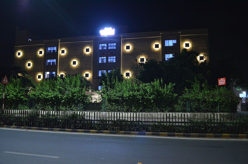 undefined Hotel Ashray Inn Express 6