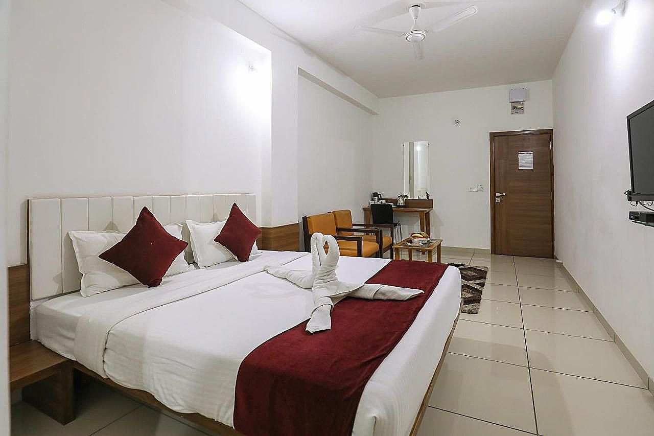 Hotel Ashray Inn Express Deluxe Room Only 4