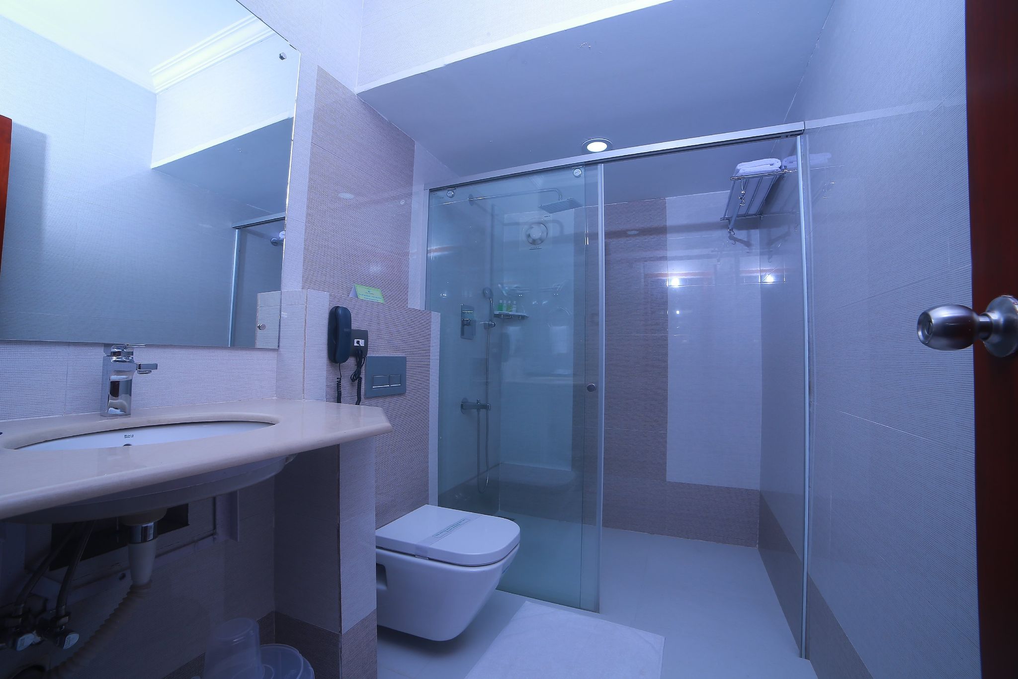 Contour Backwaters and convention Centre, Changanassery. AC Deluxe Room 4