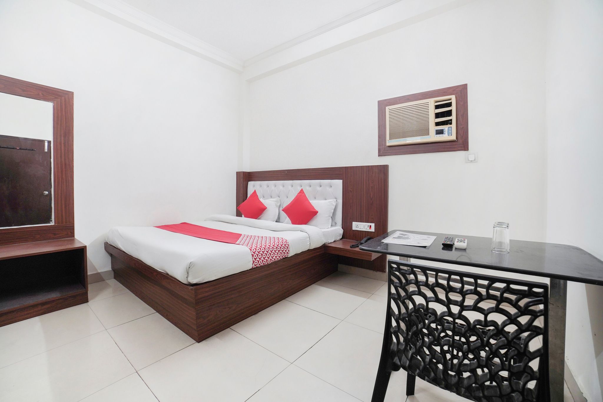 OYO Hotel Good Times Classic 16