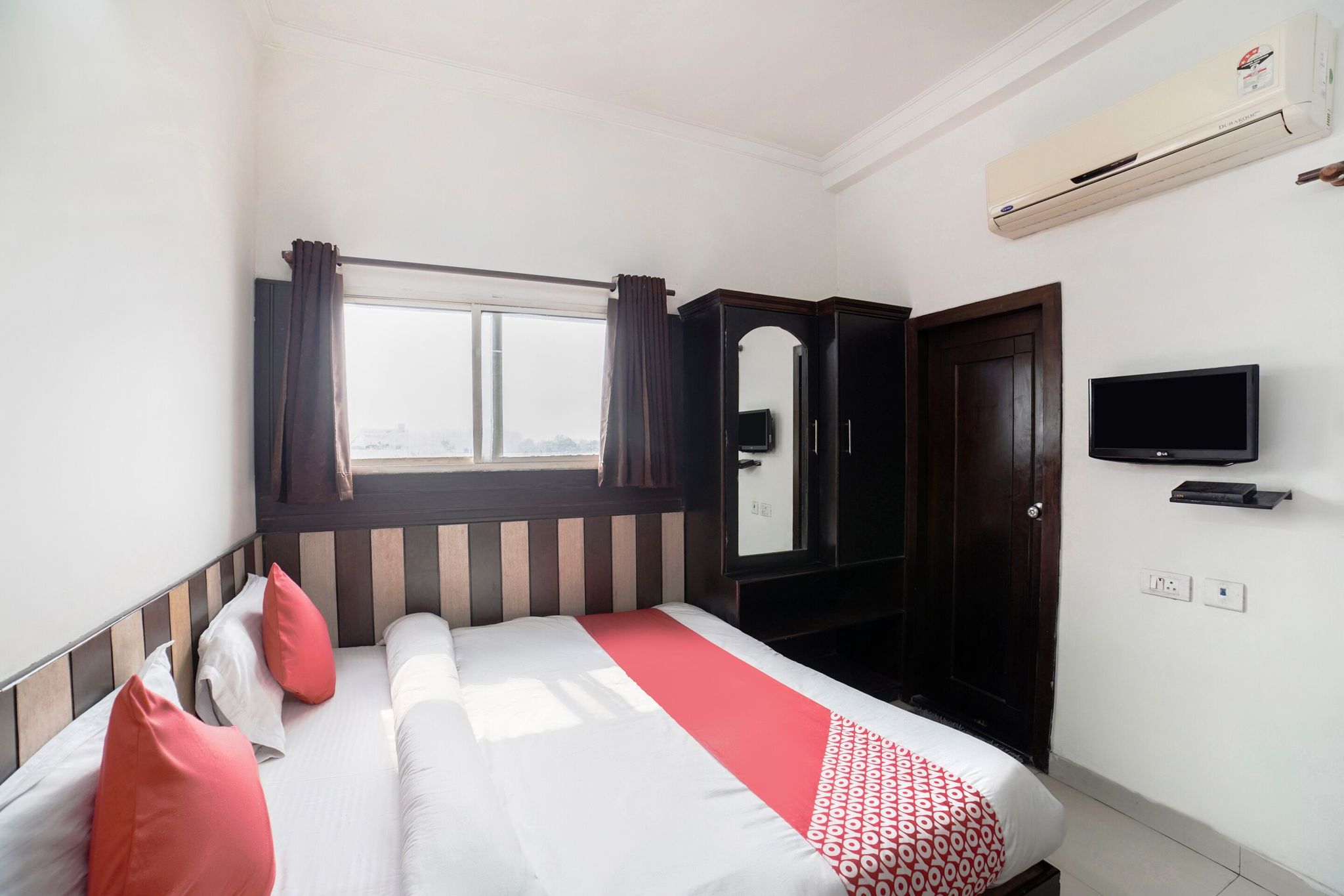 OYO Hotel Good Times Classic 14