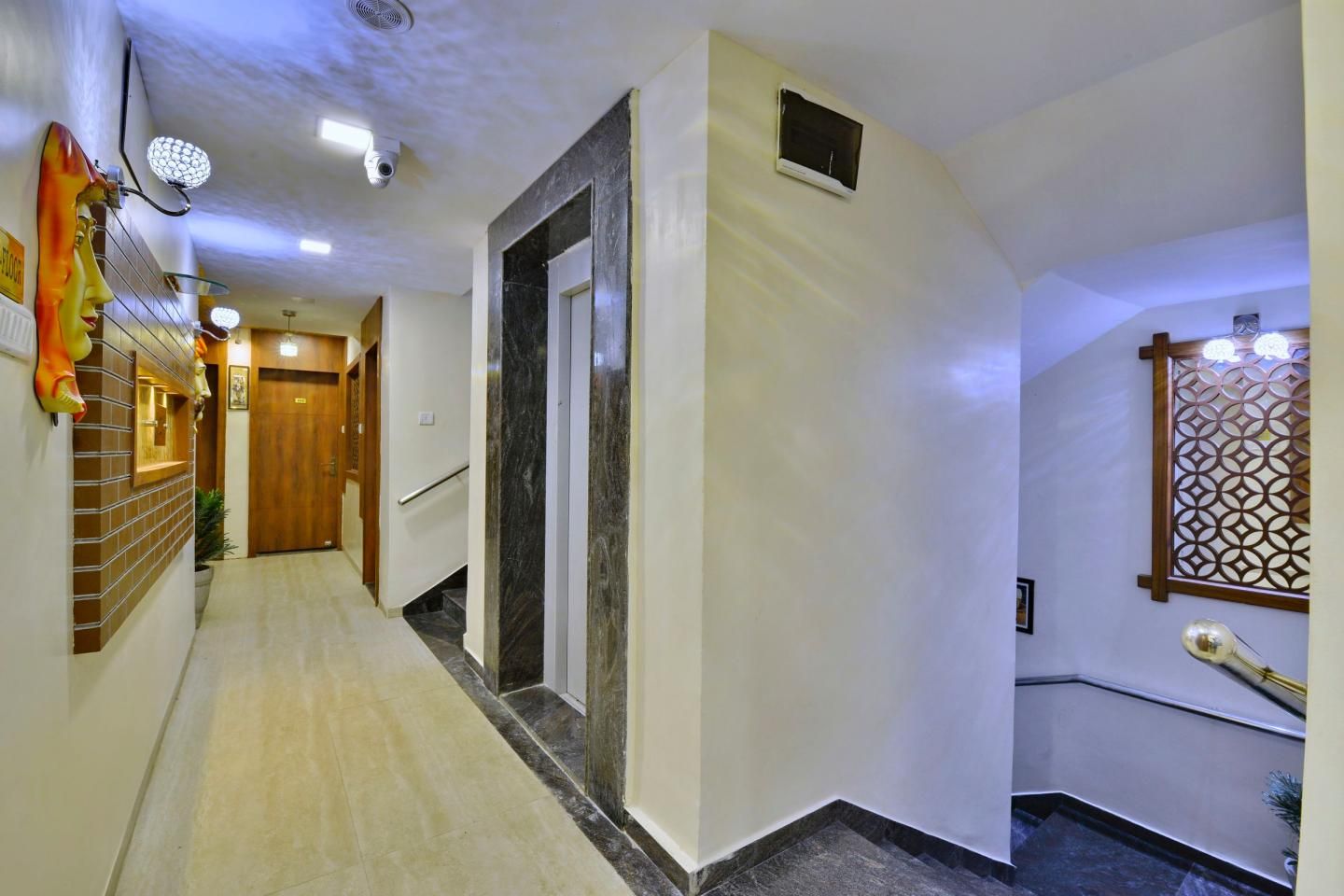 undefined HOTEL MIDLAND 3