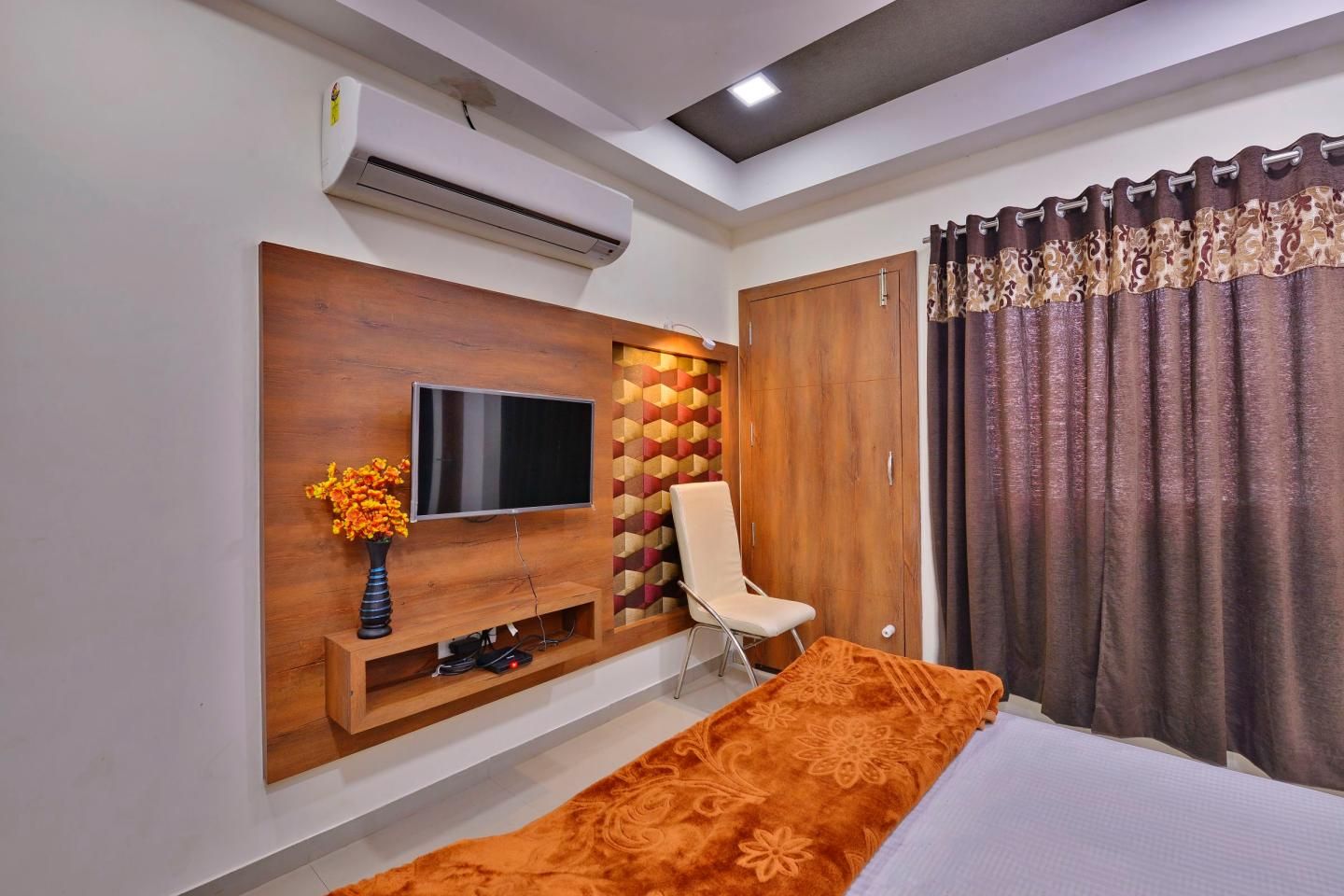 HOTEL MIDLAND DELUXE ROOM 3