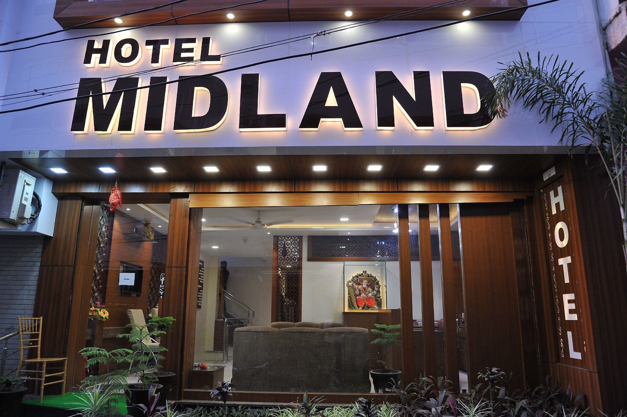 undefined HOTEL MIDLAND 7