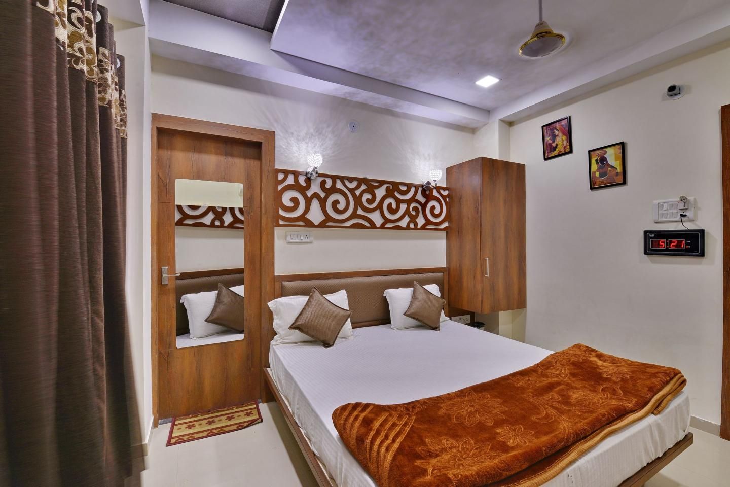 HOTEL MIDLAND DELUXE ROOM 2