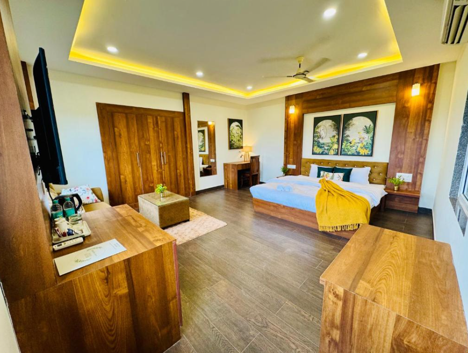 Junior Suite with Bathtub