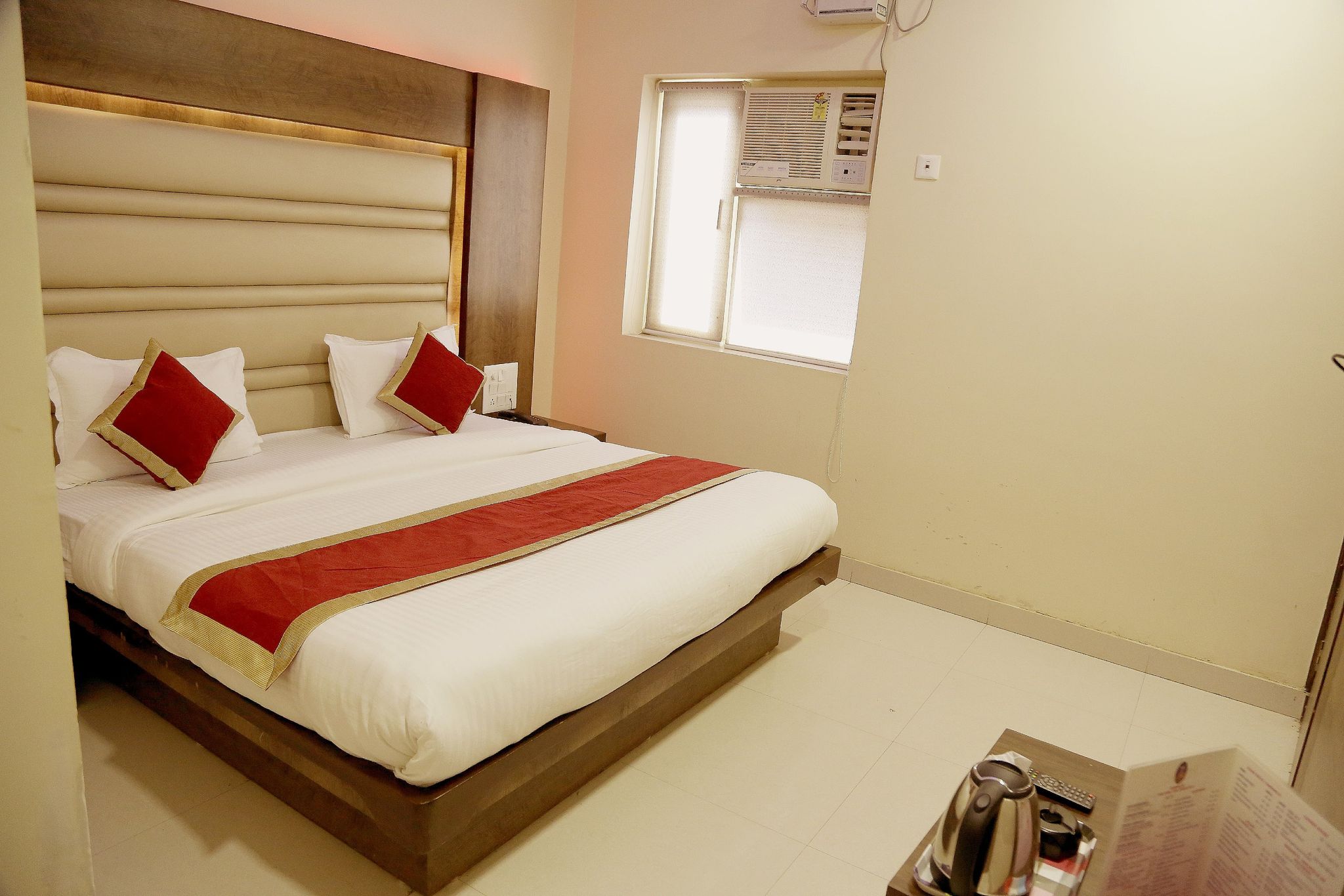Hotel Pink City Male Only Dormitory Single Bed AC With free WiFi