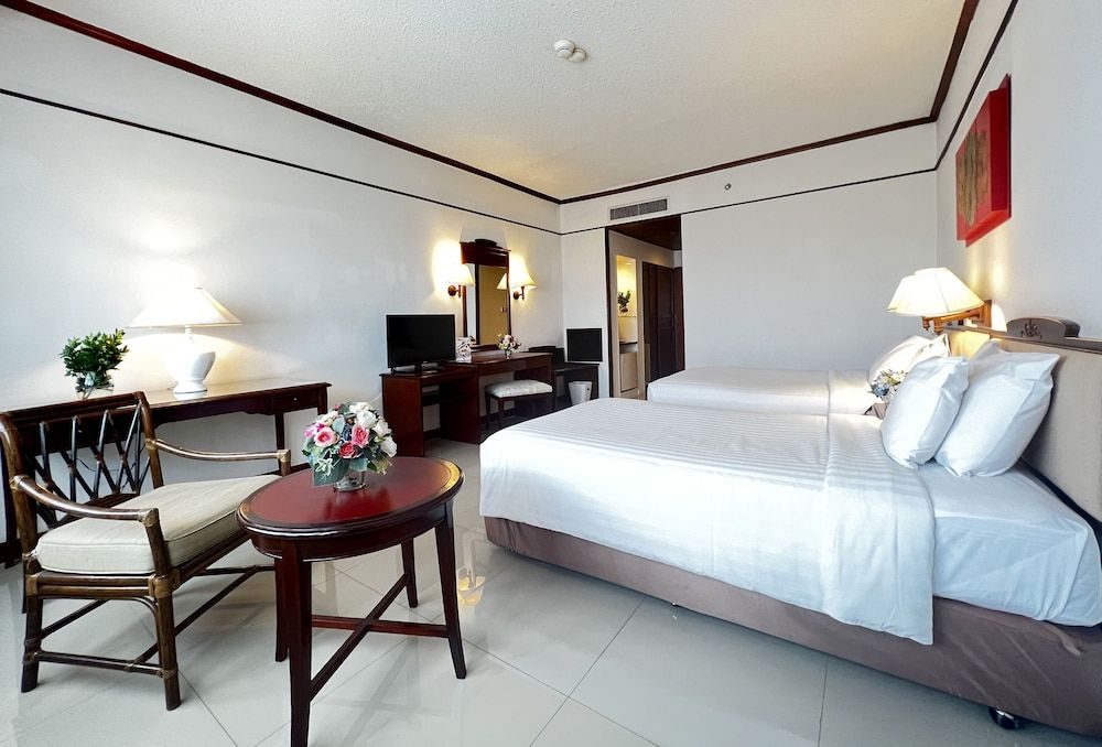 Mercure Chiang Mai Standard Room, 2 Twin Beds 3