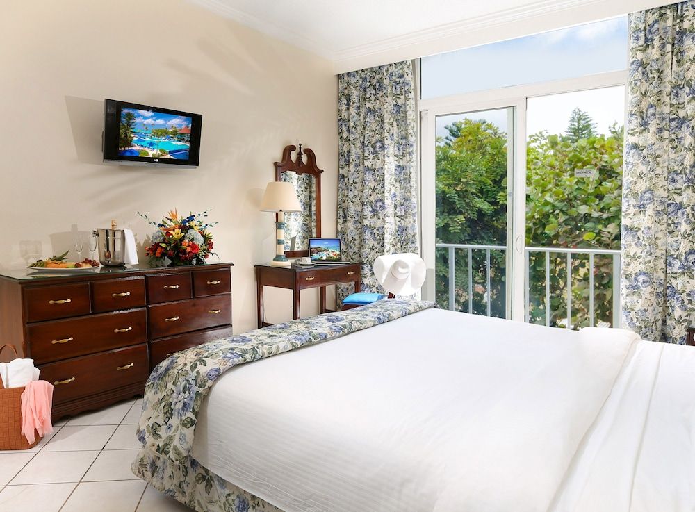 Breezes Resort Bahamas All Inclusive Classic Room 6